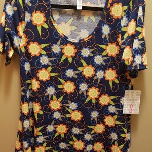 🇺🇲S Lularoe Perfect Tee NWTs